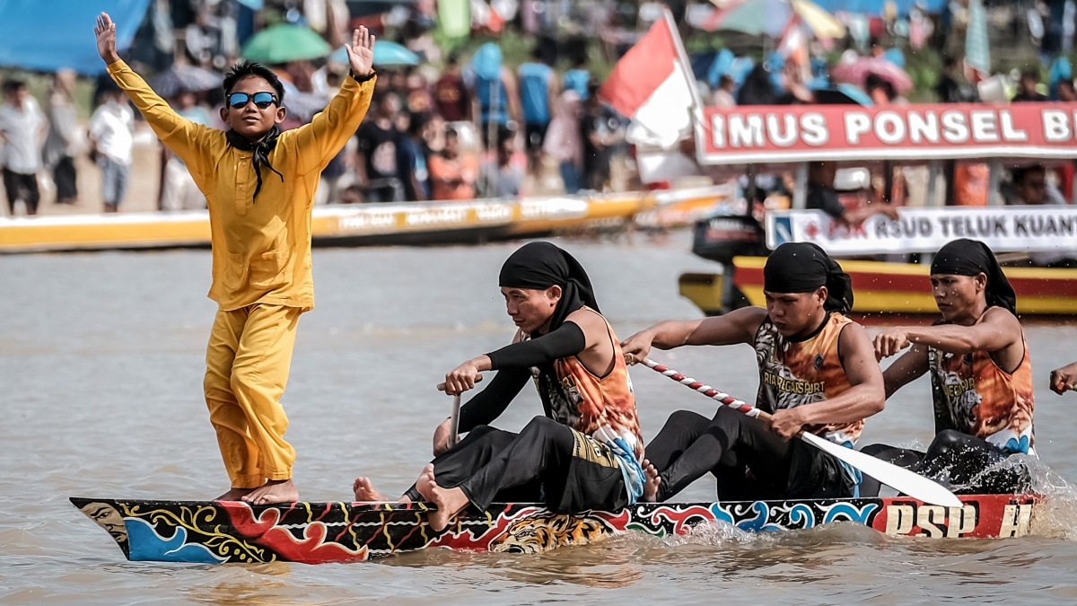 Sejarah Pacu Jalur, Tradisi Asli Kuansing Riau yang Viral gegara Aura Farming