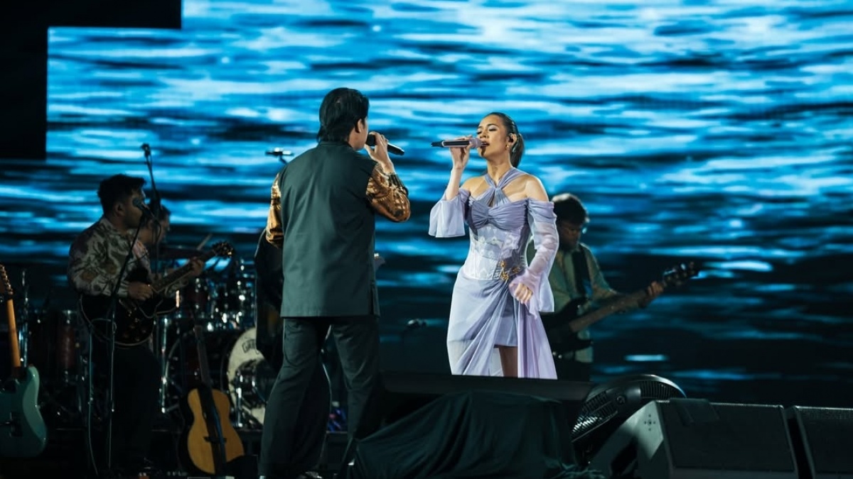 Debut di Prambanan Jazz 2025, Raisa dan Rony Parulian Bawakan Single 'Tetap Bukan Kamu'