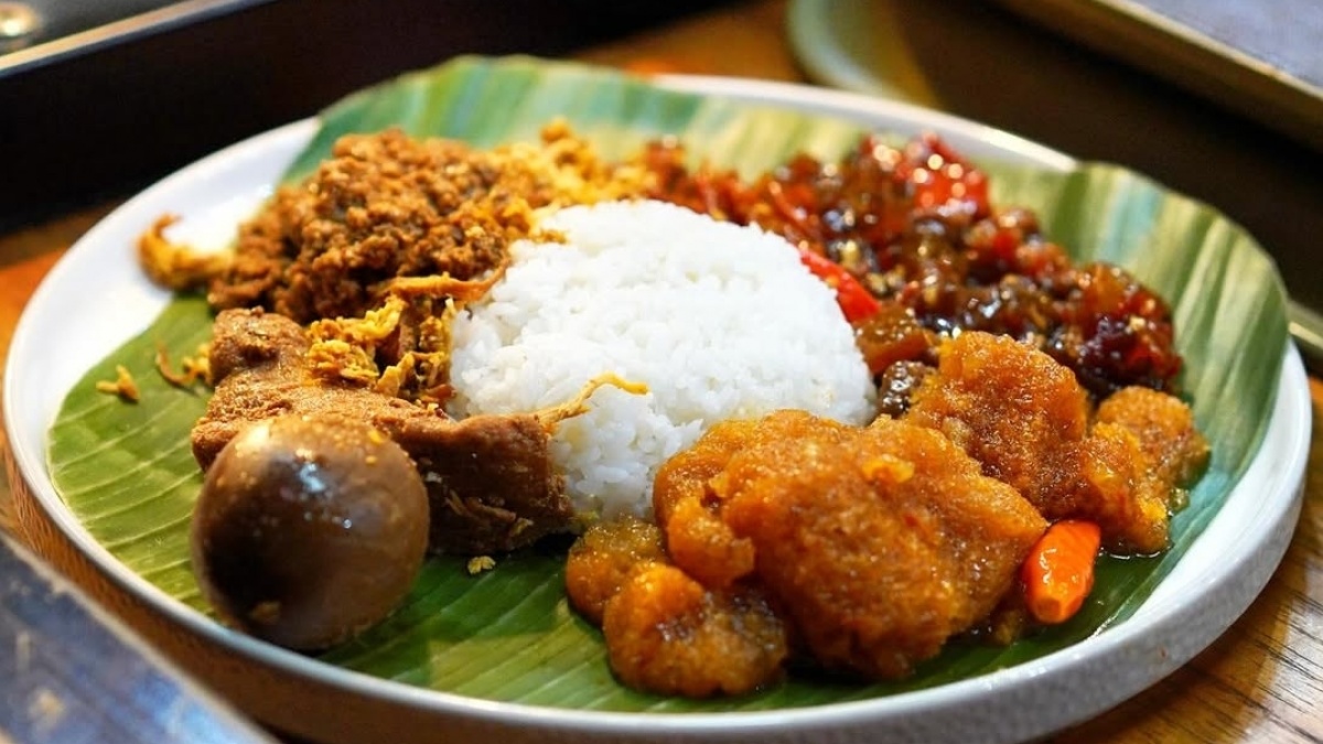 Kisah Gudeg Mercon Bu Prih yang Menaklukkan Lidah Para Pecinta Pedas!