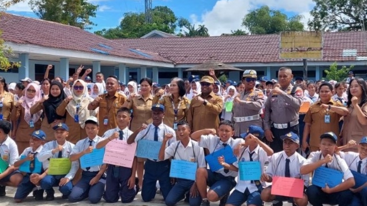 Seragam Sekolah Gratis Dari Sumatera hingga Papua