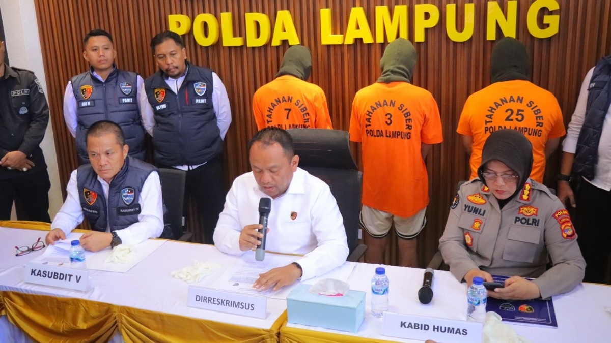 Tiga Admin Grup Facebook Penyebar Video Gay Lampung Ditangkap Polisi