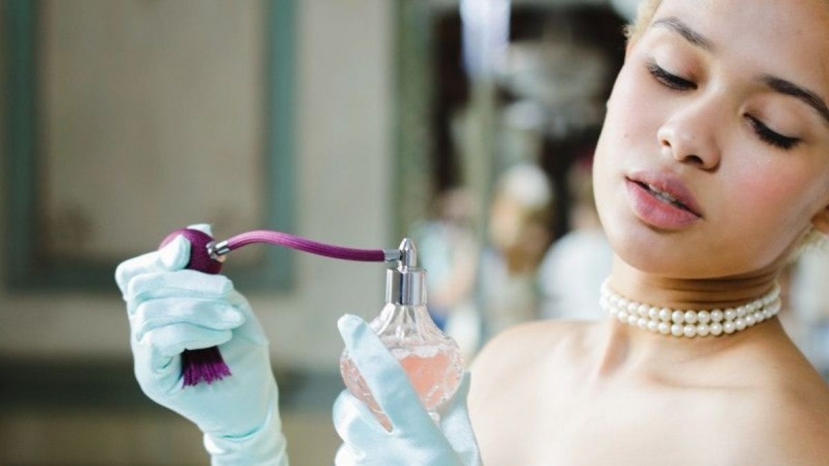 5 Parfum Isi Ulang Wanita Terwangi dan Tahan Lama yang Wajib Kamu Coba!