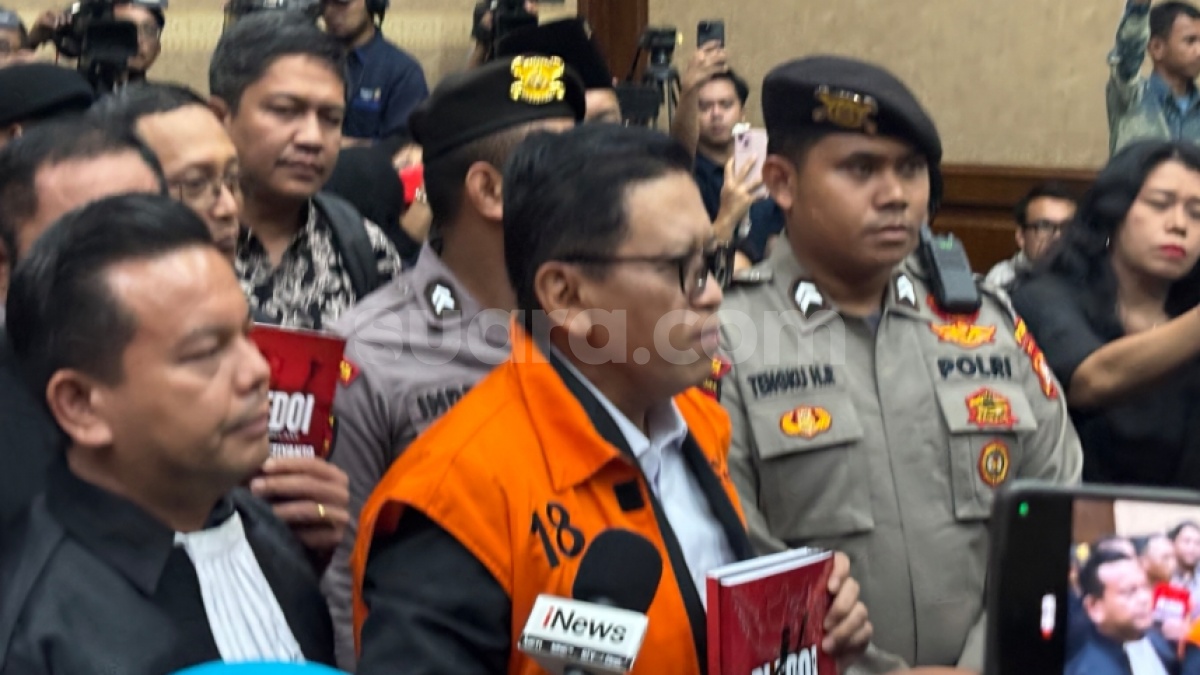 Hasto Curiga Hasyim Asyari Kasih Keterangan Baru Gegara 'Tersandera' Kasus Private Jet KPU