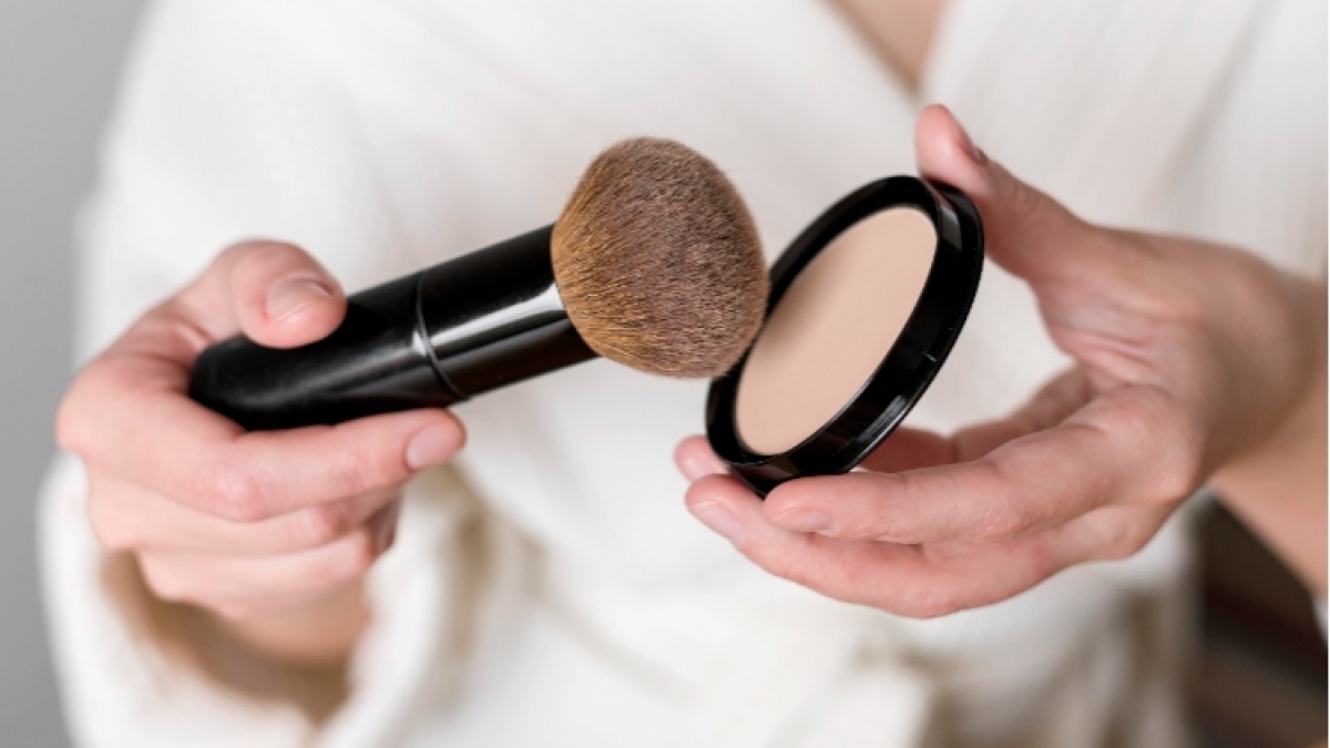 Apakah Loose Powder dan Setting Powder Sama? Ini Penjelasan dan Rekomendasi Produknya
