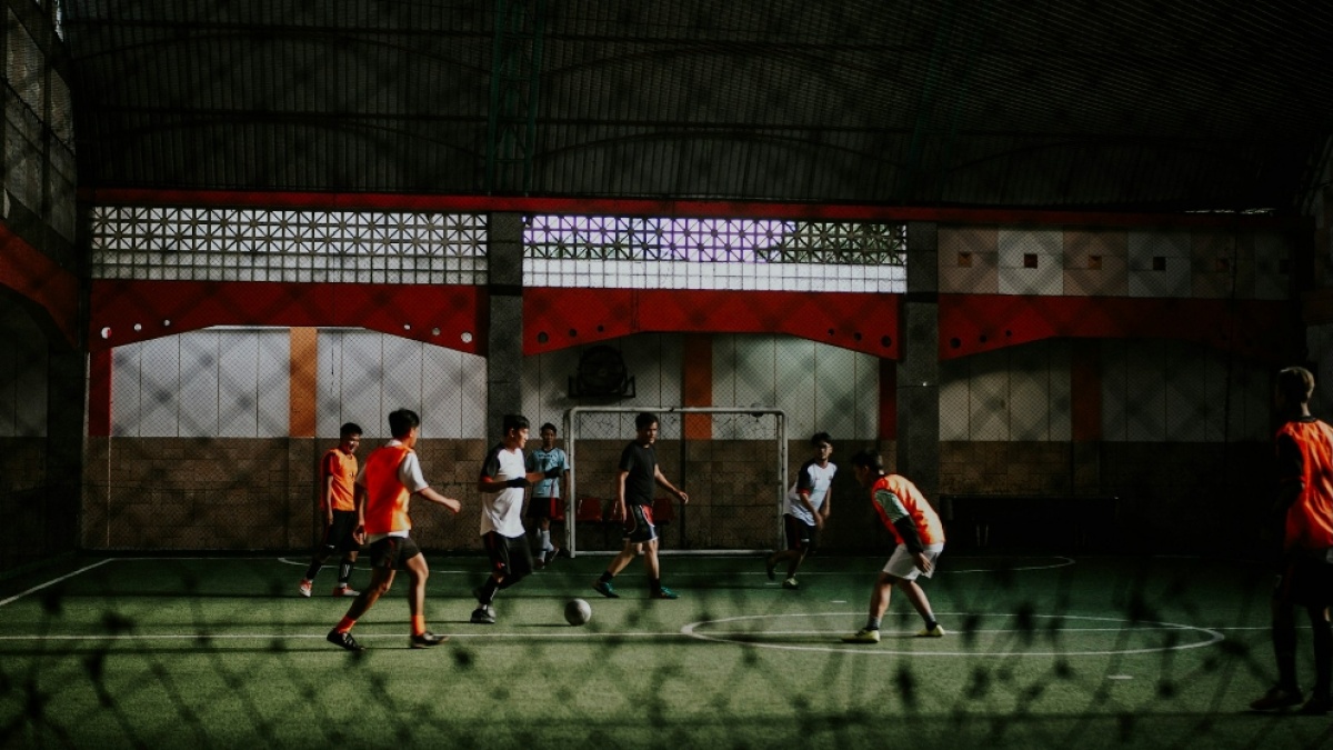 5 Rekomendasi Sepatu Turf Mini Soccer Brand Lokal Terbaik: Minim Cedera, Mulai Rp300 Ribu