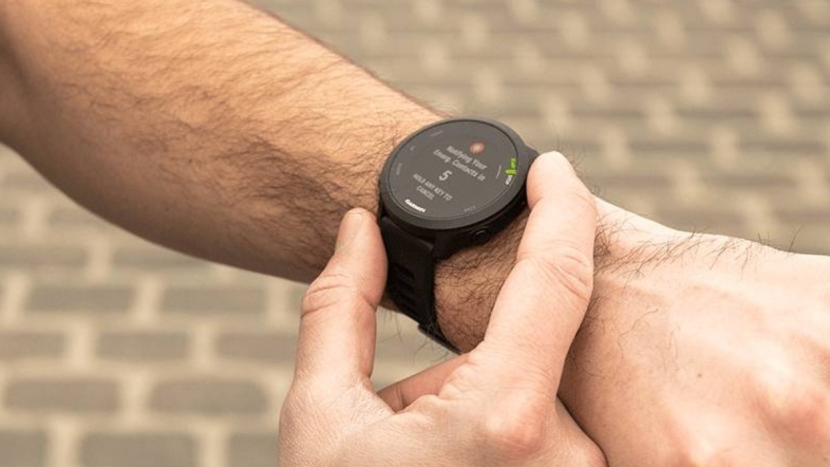 5 Rekomendasi Jam Tangan Lari Saingan Garmin, Gak Kalah Canggih Buat Melacak Langkah