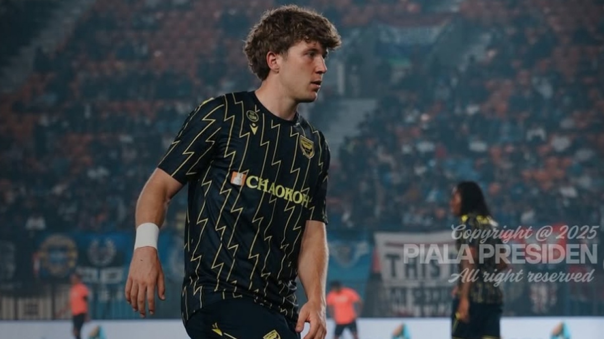 Publik Murka Tekel Horor Paulinho Moccelin ke Ole Romeny