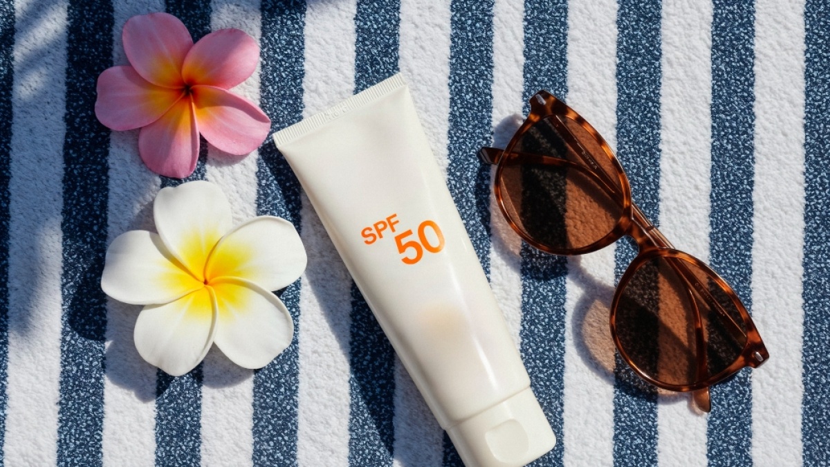 5 Rekomendasi Sunscreen Lotion Mulai Rp20 Ribuan: Gak Lengket, Gak Berminyak!