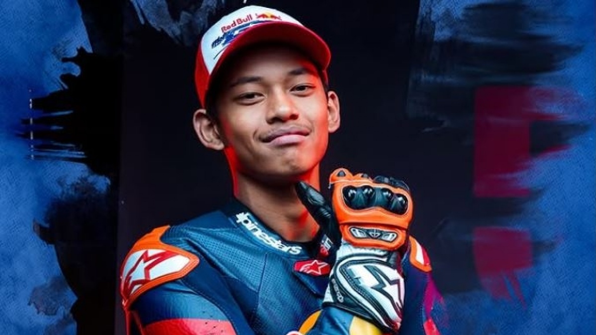 Start Posisi 7, Veda Ega Pratama Raih Podium Pertama Race 2 Red Bull Rookies Cup 2025