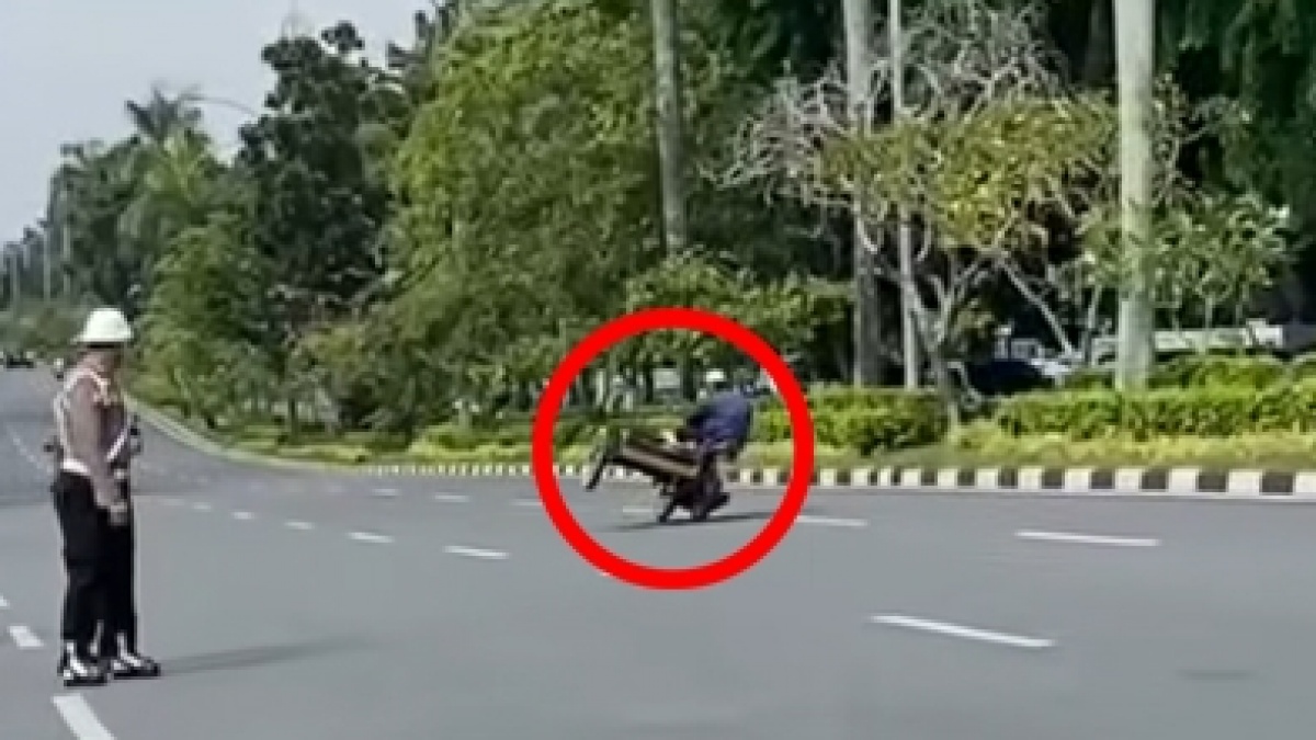 Fakta-fakta Pengendara Becak Motor Freestyle Depan Polisi di Pekanbaru