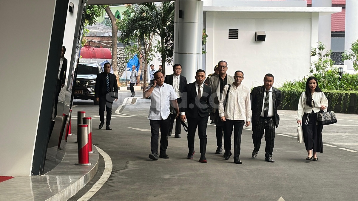 Ditemani Hotman Paris, Nadiem Makarim Langsung Masuk Penuhi Panggilan Dugaan Korupsi