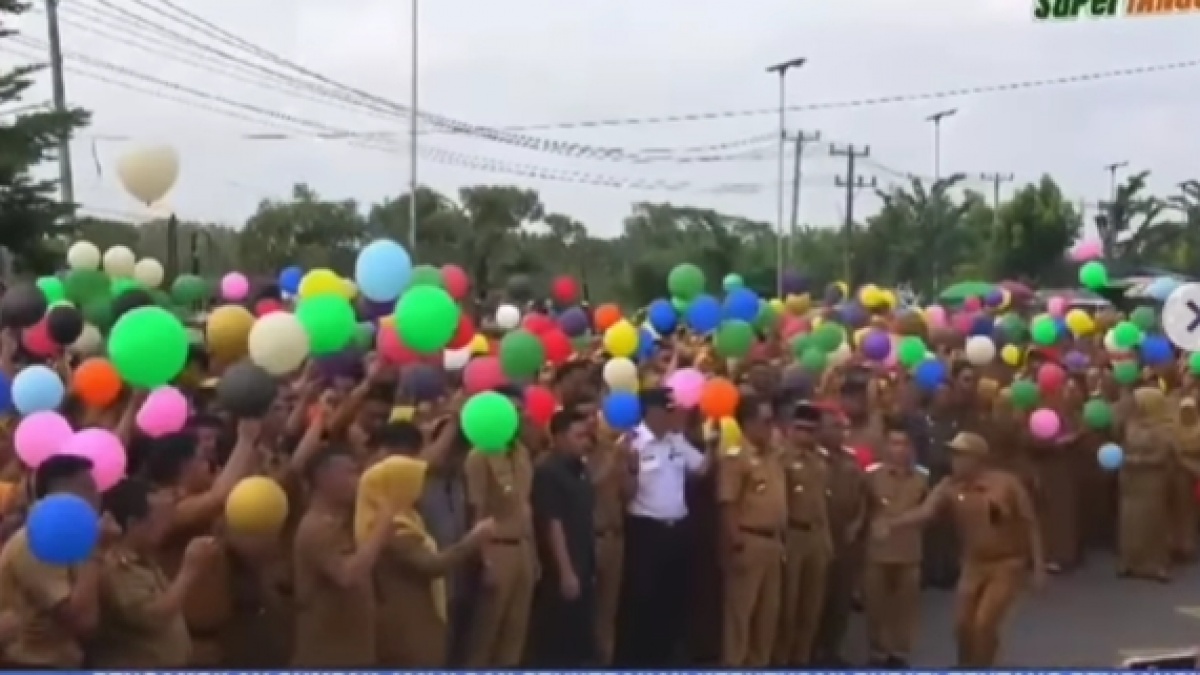 Viral Detik-detik Bupati Ngamuk di Podium, Balon Terbang Jadi Biang Keroknya