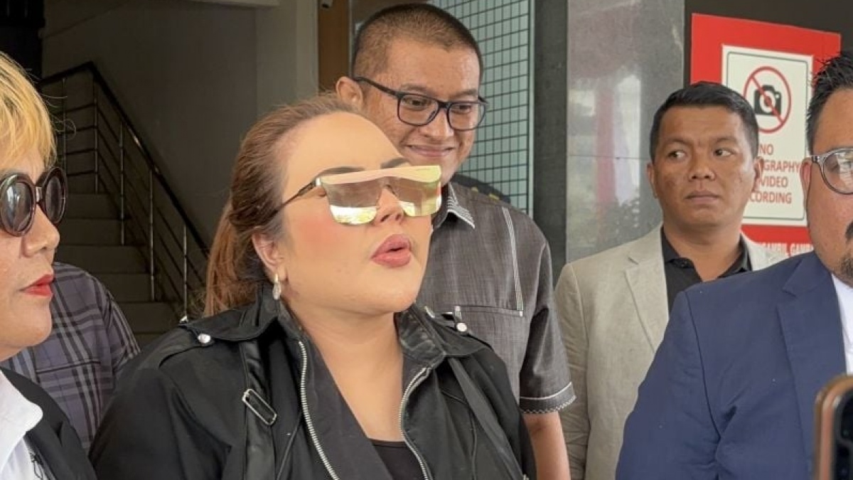 Diperiksa 6 Jam, Lisa Mariana Akui Perannya dalam Video Syur yang Hebohkan Publik