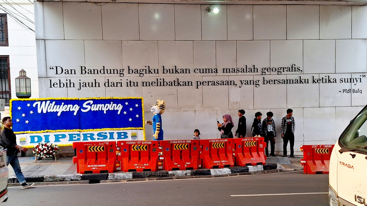 Persib Bandung akan Umumkan Pemain Anyar Lewat Karangan Bunga di Jantung Kota