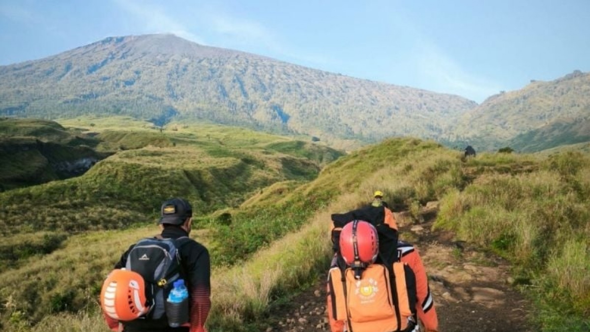 Buntut Rentetan Bule Jatuh, Semua Jalur Pendakian Gunung Rinjani Resmi Ditutup Mulai 1 Agustus