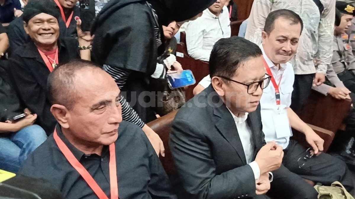 Hasto Bacakan Duplik, Eks Wakapolri Oegroseno hingga Edy Rahmayadi Ikut Pantau Sidang, Ada Apa?
