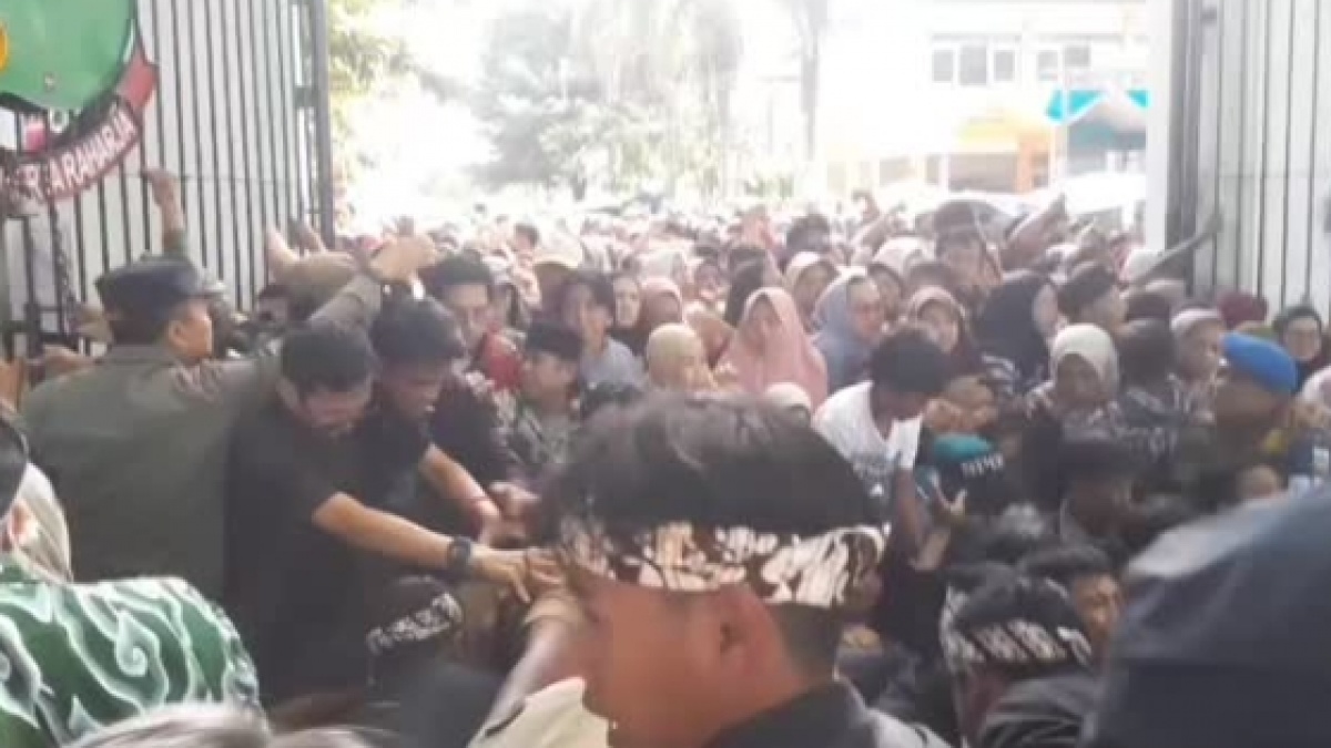Tragedi Pesta Rakyat Anak Dedi Mulyadi: 3 Orang Tewas Berdesakan Demi Makanan Gratis?
