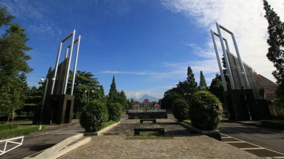 Peringatan Keras UGM ke Mantan Rektor Sofian Effendi