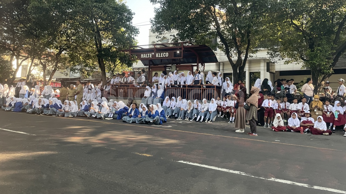 Prabowo Tak Tega, Tatap Mata Anak Sekolah yang Teriak Belum Dapat MBG