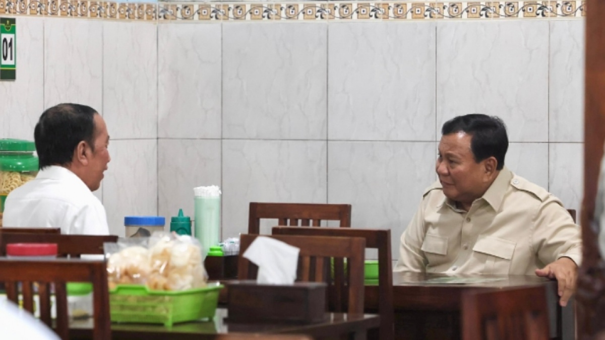 Jokowi Traktir Prabowo di Warung Sederhana, Ada Pembicaraan yang Personal