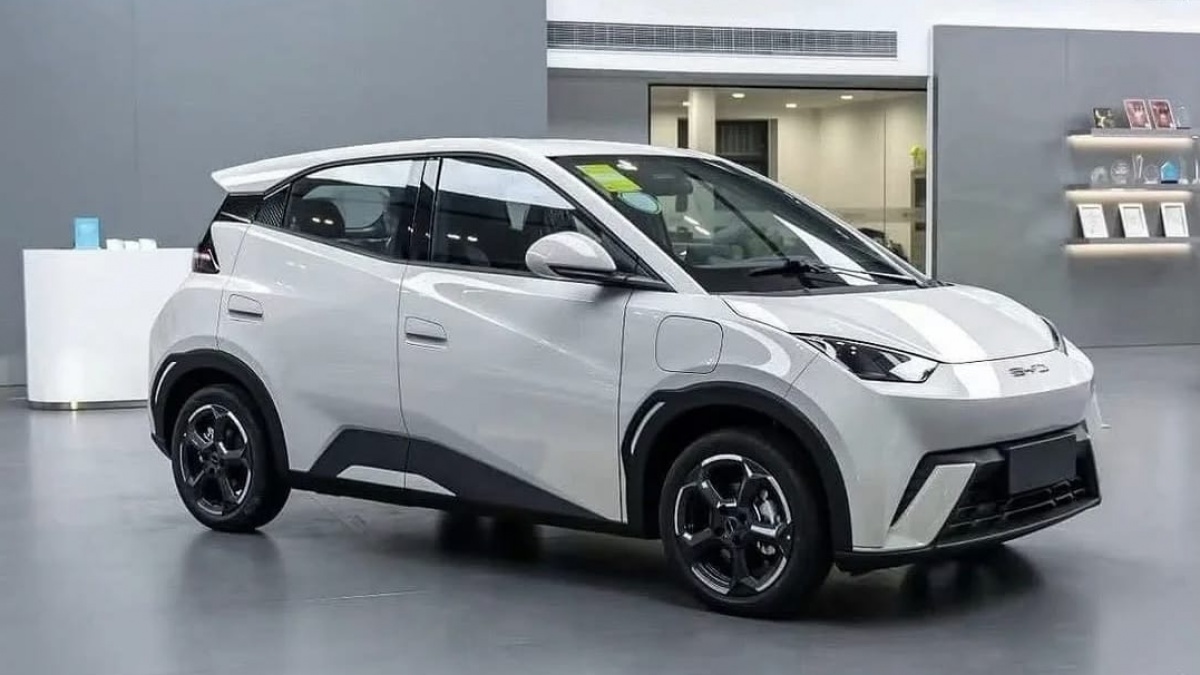 Pengamat: Mobil Listrik Murah Berhasil Curi Perhatian Pembeli Mobil LCGC