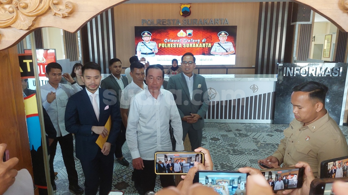 Ijazah Jokowi dan Teman SMA-nya Disita Polisi, Drama Berakhir di Lab Forensik?