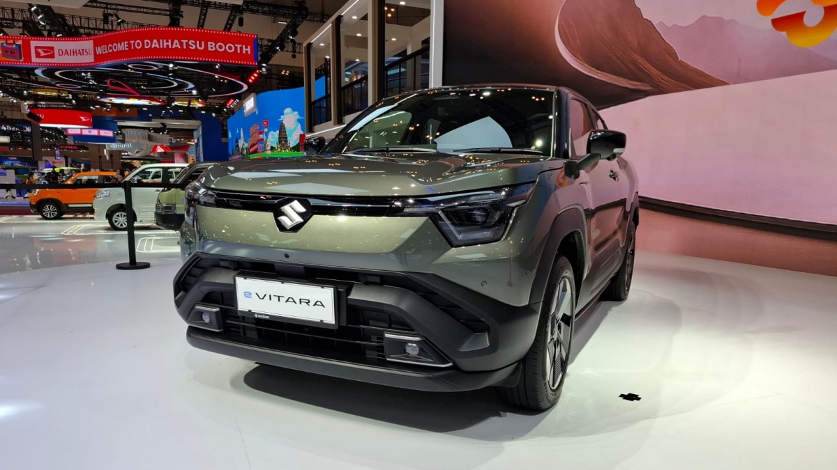 SUV Listrik Suzuki eVITARA Tampil Perdana di GIIAS 2025, Siap Dijual 2026
