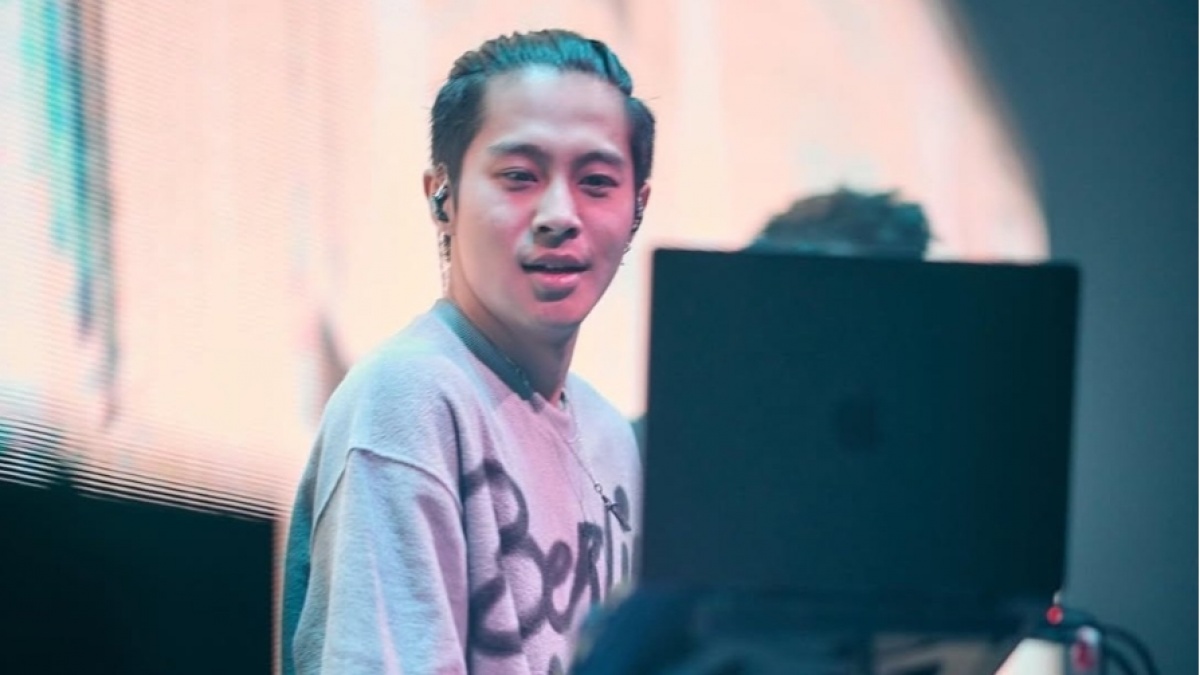 DJ Panda Comeback Usai Skandal, Tampil Bareng Orangtua di Panggung dan Tuai Simpati