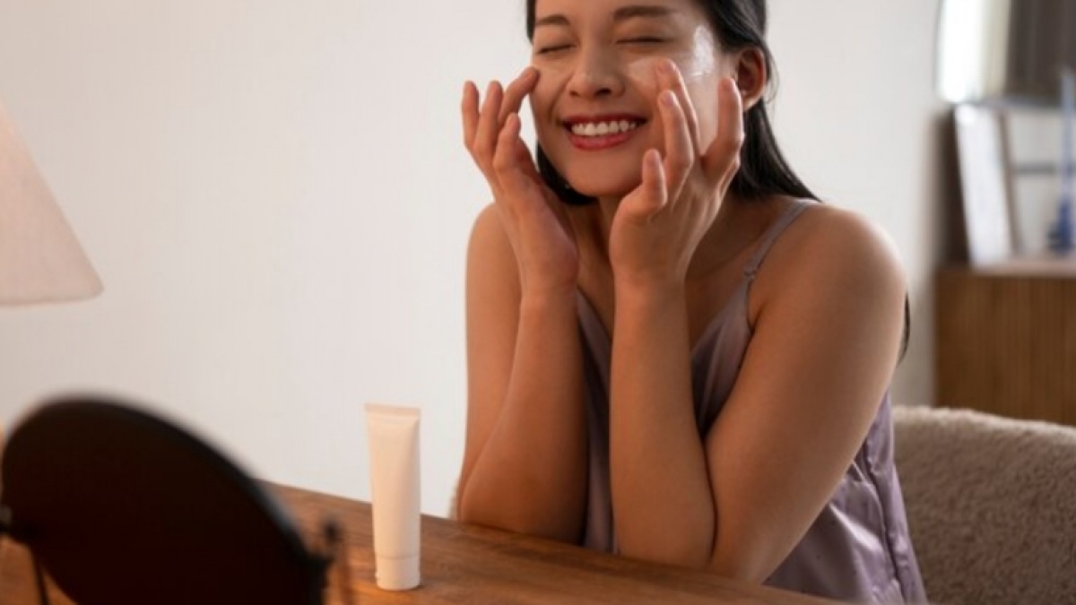 Makin Glowing, 3 Rekomendasi Sunscreen Korea yang Cocok untuk Kulit Orang Indonesia