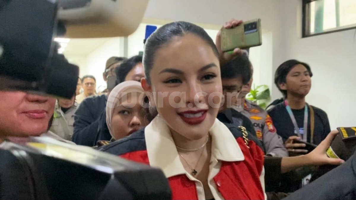 Nikita Mirzani Santai Jelang Dengar Kesaksian Reza Gladys di Sidang Kasus Dugaan Pemerasan