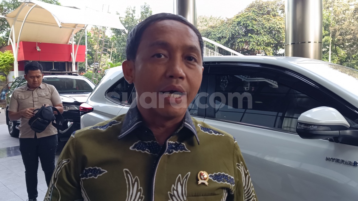 Menhut Raja Juli Datangi KPK, Ada Apa dengan Tambang di Hutan?