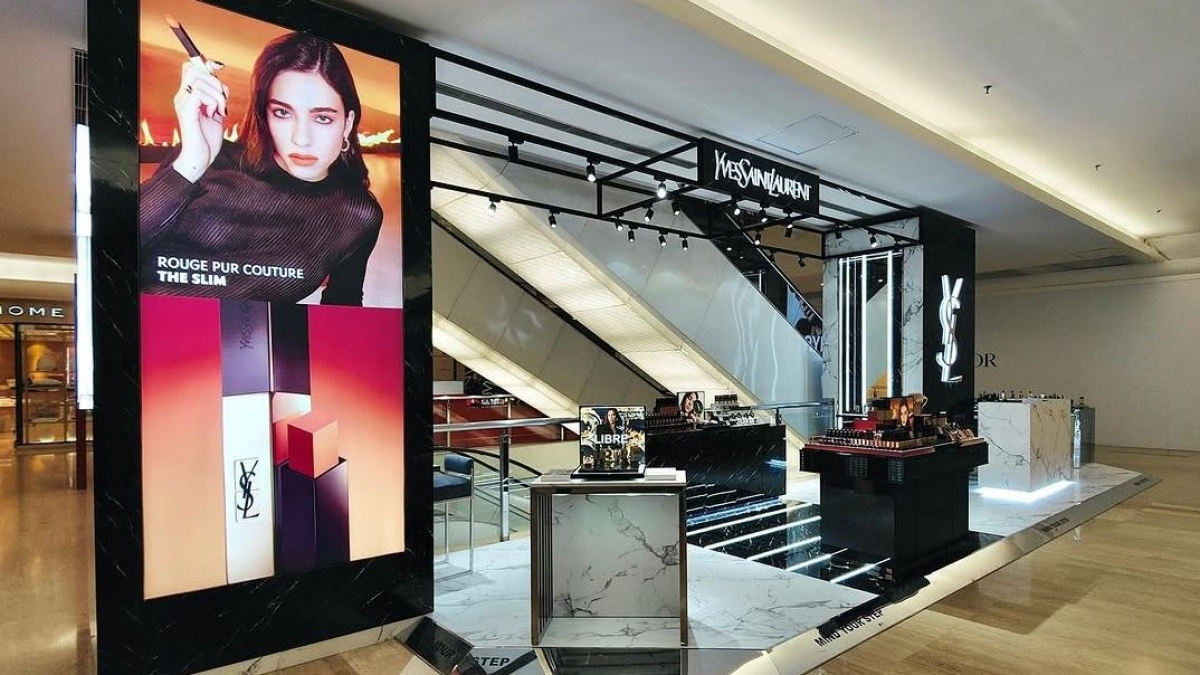 Gerai YSL Ada di Mall Mana Saja? Kini Bikin Geger karena Ikutan Live di TikTok