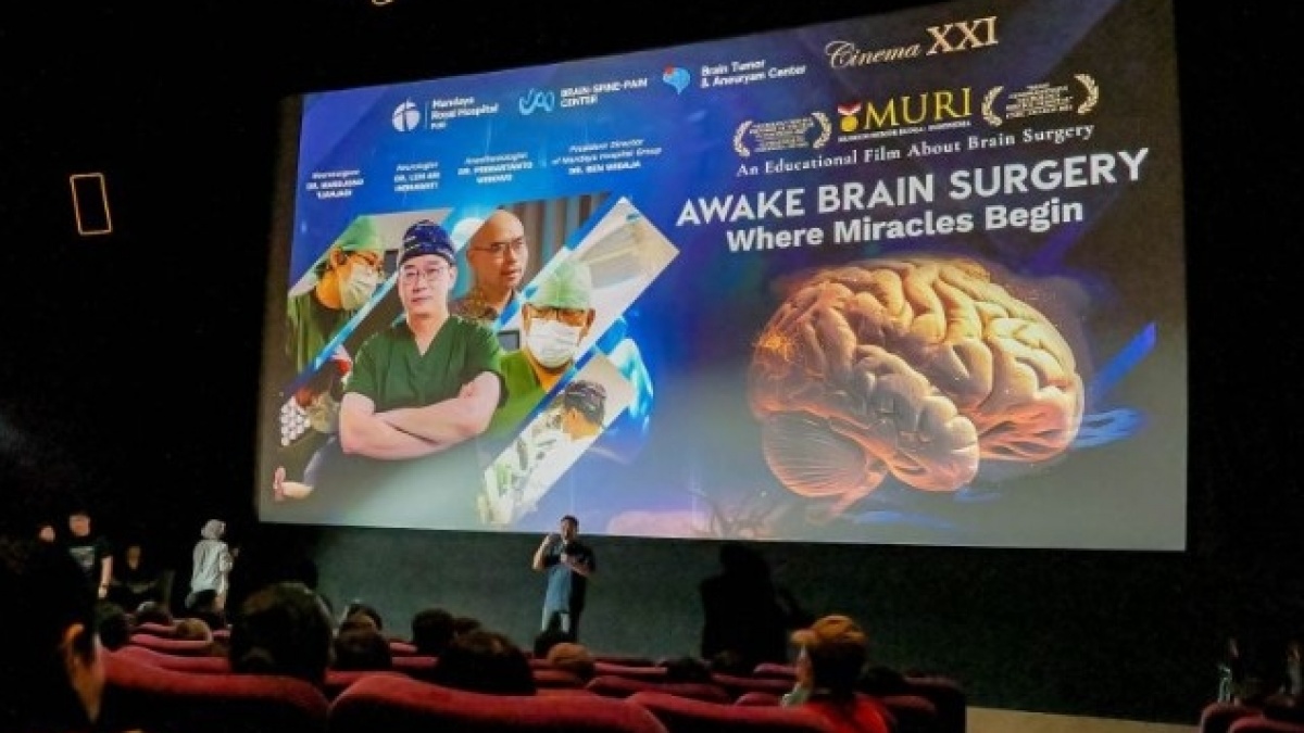 Epilepsi 16 Tahun Sembuh! Tonton Perjuangan Tim Dokter dalam Film Awake Brain Surgery