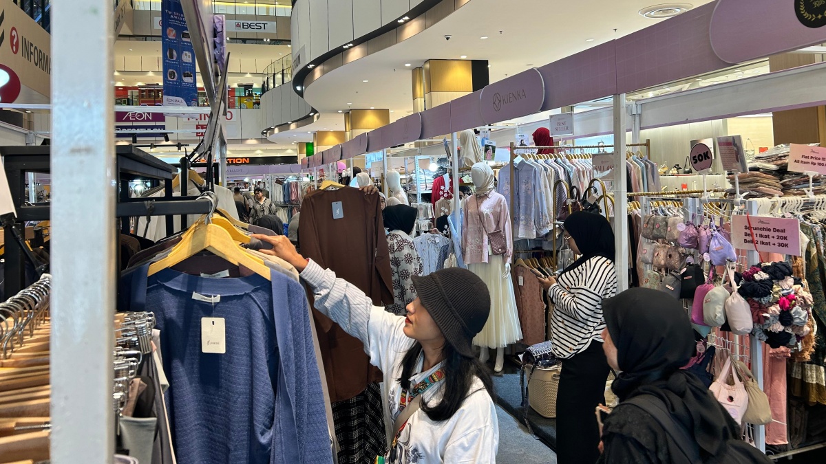 Viral Fenomena Rojali dan Rohana Cuma 'Cuci Mata' di Mal, Apa Kata Para Penjual?