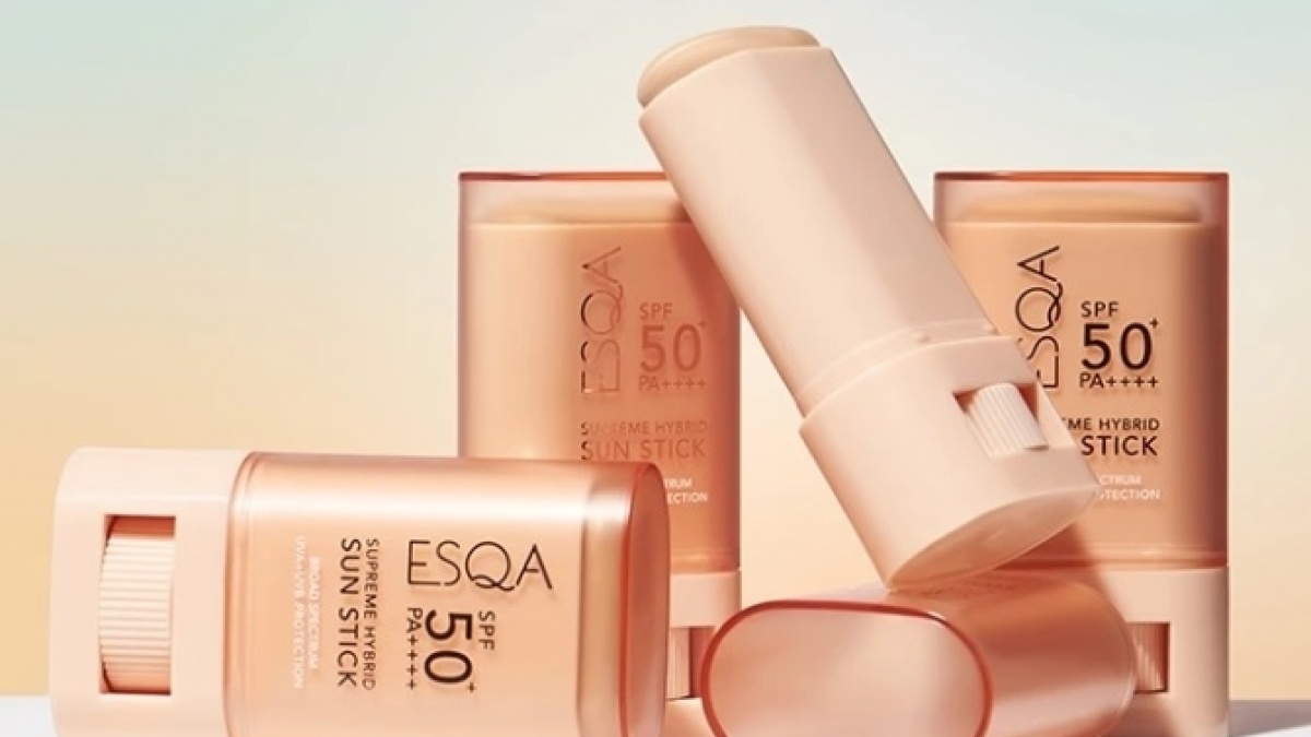 6 Rekomendasi Sunscreen Stick Terbaik untuk Dibawa Traveling, Anti Tumpah dan Bleber