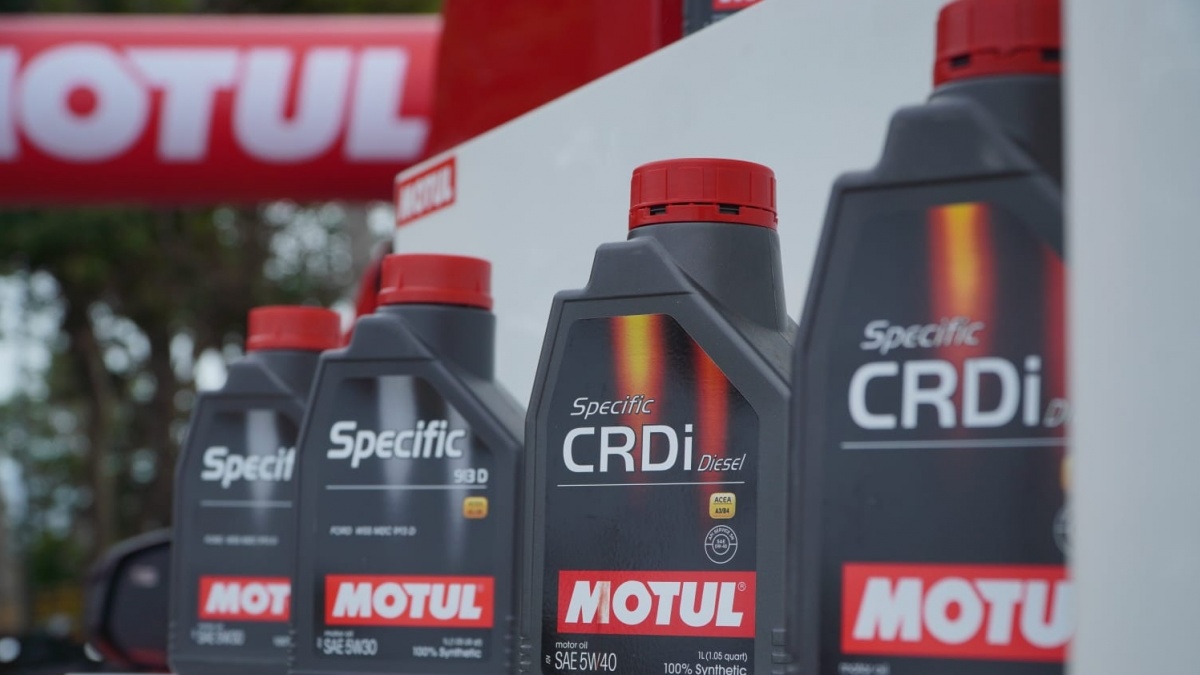 Momen Kolaborasi Akhir Tahun Motul Indonesia dan NGK Busi untuk Komunitas Otomotif