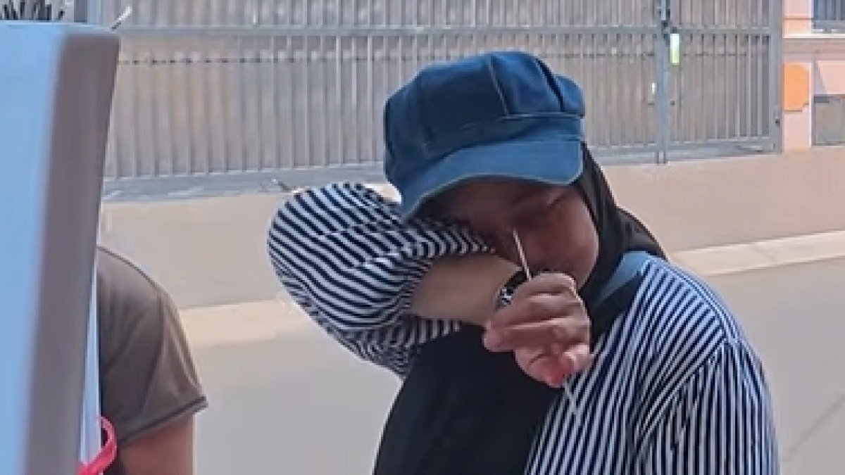 Menagih Janji 19 Juta Lapangan Kerja, Tangis Ibu Penjual Kopi Keliling: Tolong Jangan Dipersulit