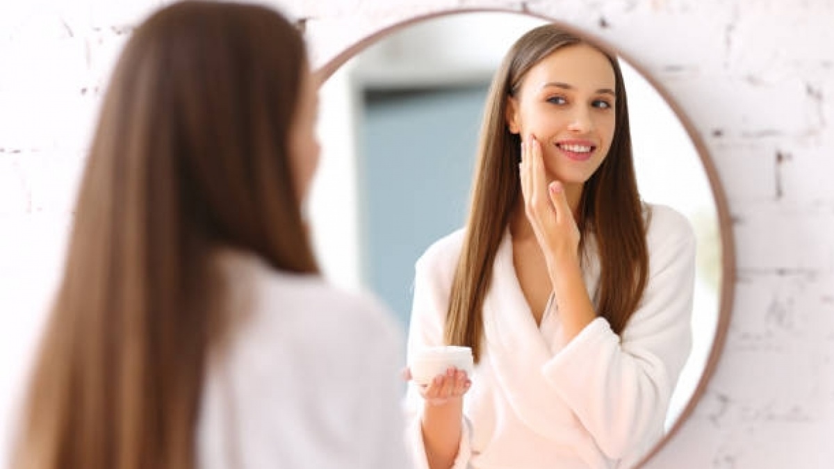 10 Rekomendasi Skincare Wardah untuk Atasi Flek Hitam Usia 40 Tahun ke Atas
