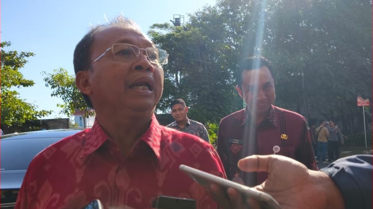 Kerja 24 Jam saat BBM Langka di Bali, Petugas SPBU 'Burnout' di Depan Gubernur Koster