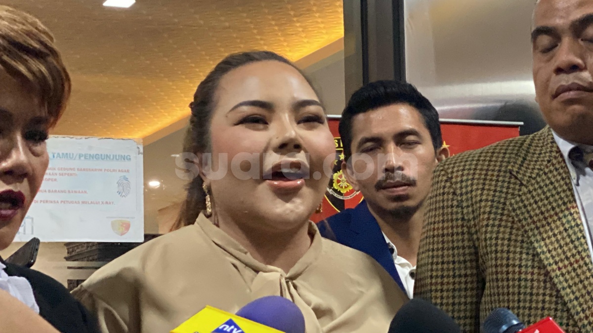 Besok Hasil Tes DNA Keluar, Lisa Mariana Optimistis Ucapkan Makasih ke Pengacara RK