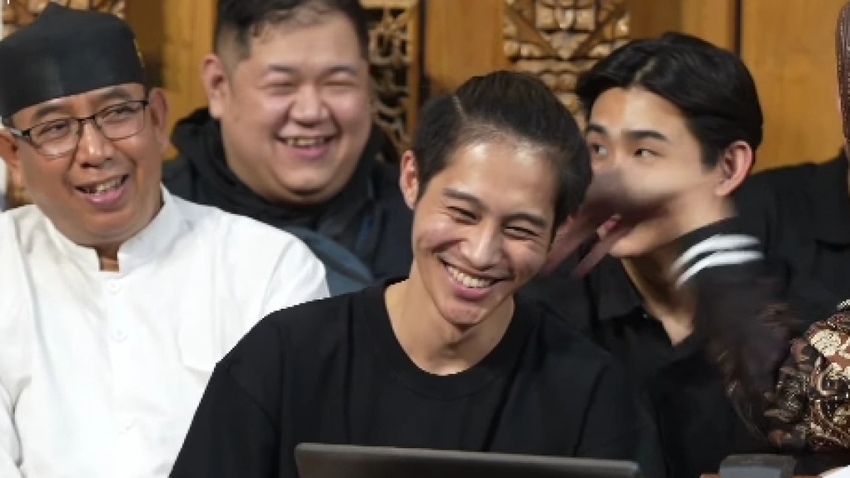 Berkonflik dengan Erika Carlina, DJ Panda Mendadak Muncul di Pengajian Gus Iqdam: Ada Apa Gerangan?