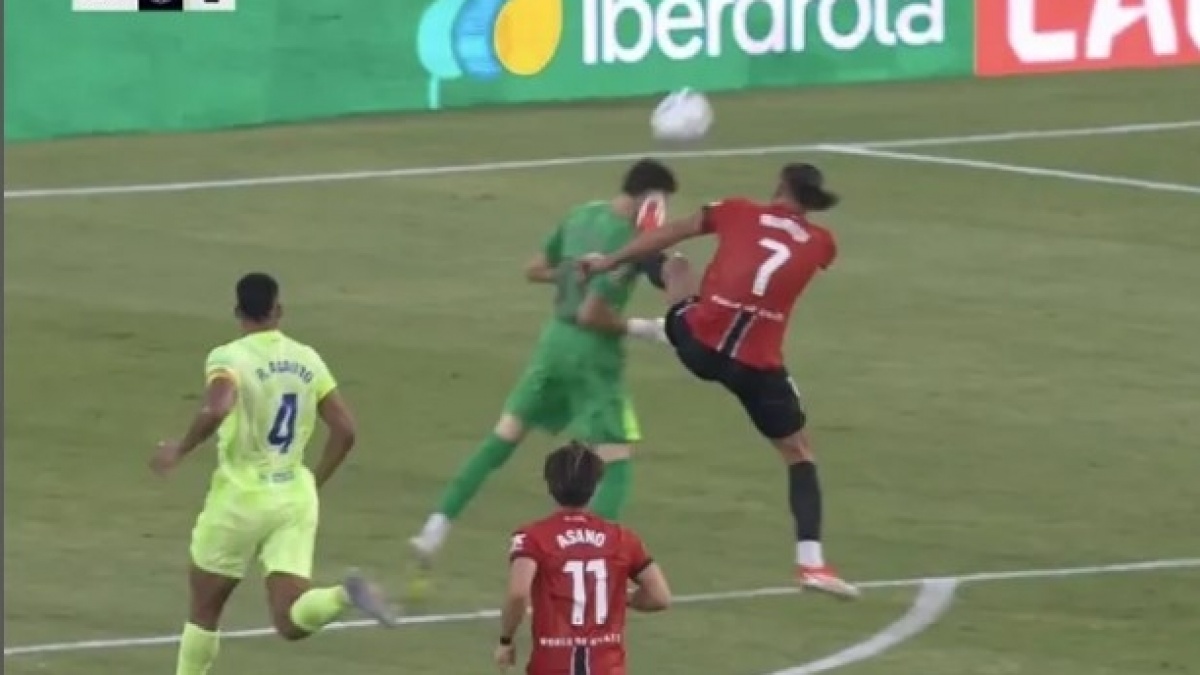 Debut Brutal Joan Garcia: Kiper Baru Barcelona Langsung Berdarah-darah Lawan Mallorca