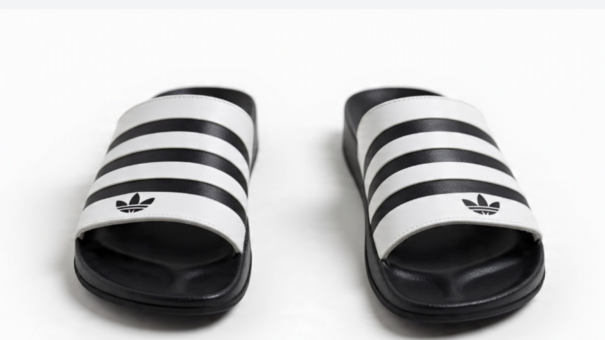 Lupakan Adilette Garis Tiga! Ini 3 Adilette 2025 yang Buat Semua Mata Tertuju Padamu.