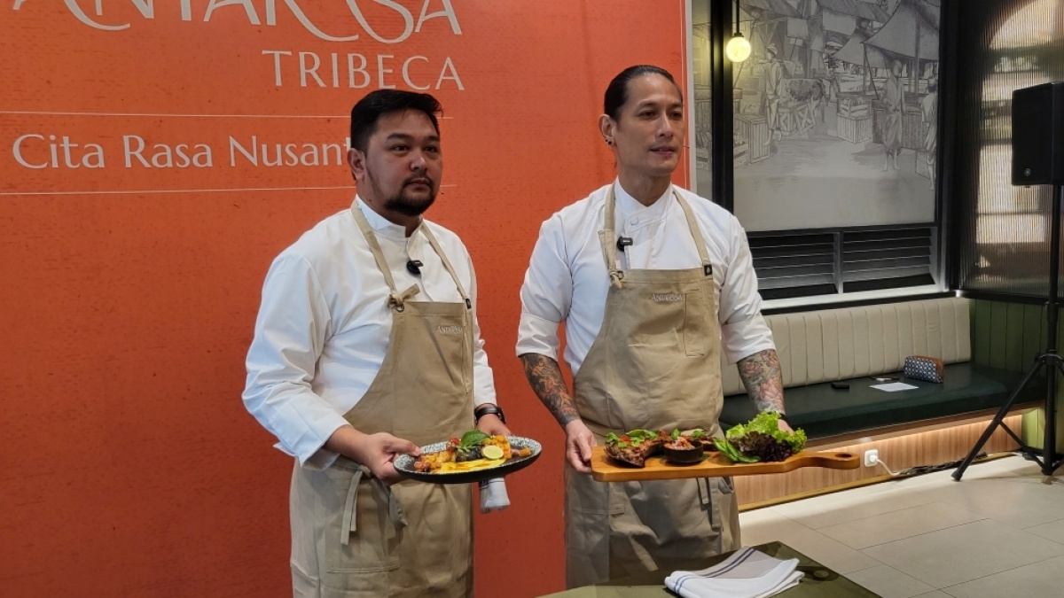 Rahang Tuna dan Ikan Asap: Dua Hidangan Ikonik yang Lahir dari Kolaborasi Chef Juna dan Chef Arcad