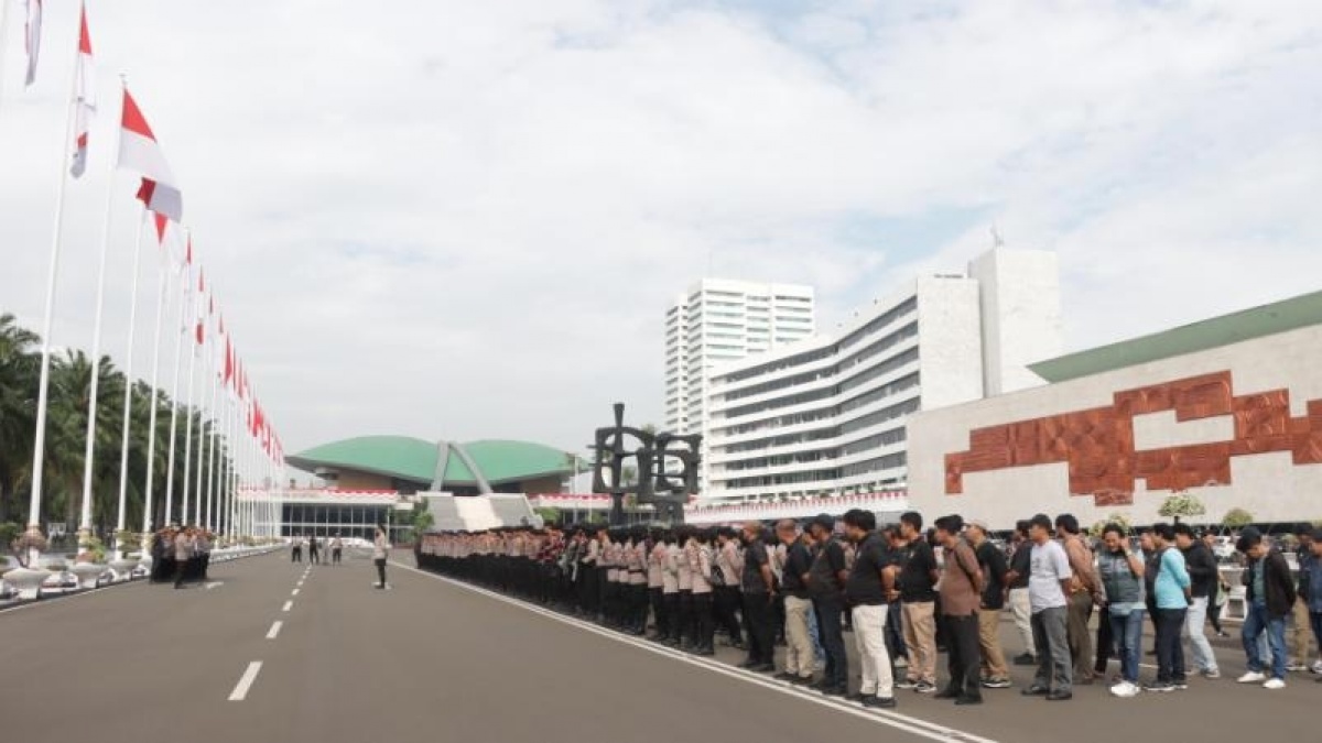 Puan Maharani Sebut Pintu DPR Terbuka Lebar Saat Demo, Nyatanya Dipagari Beton Tinggi