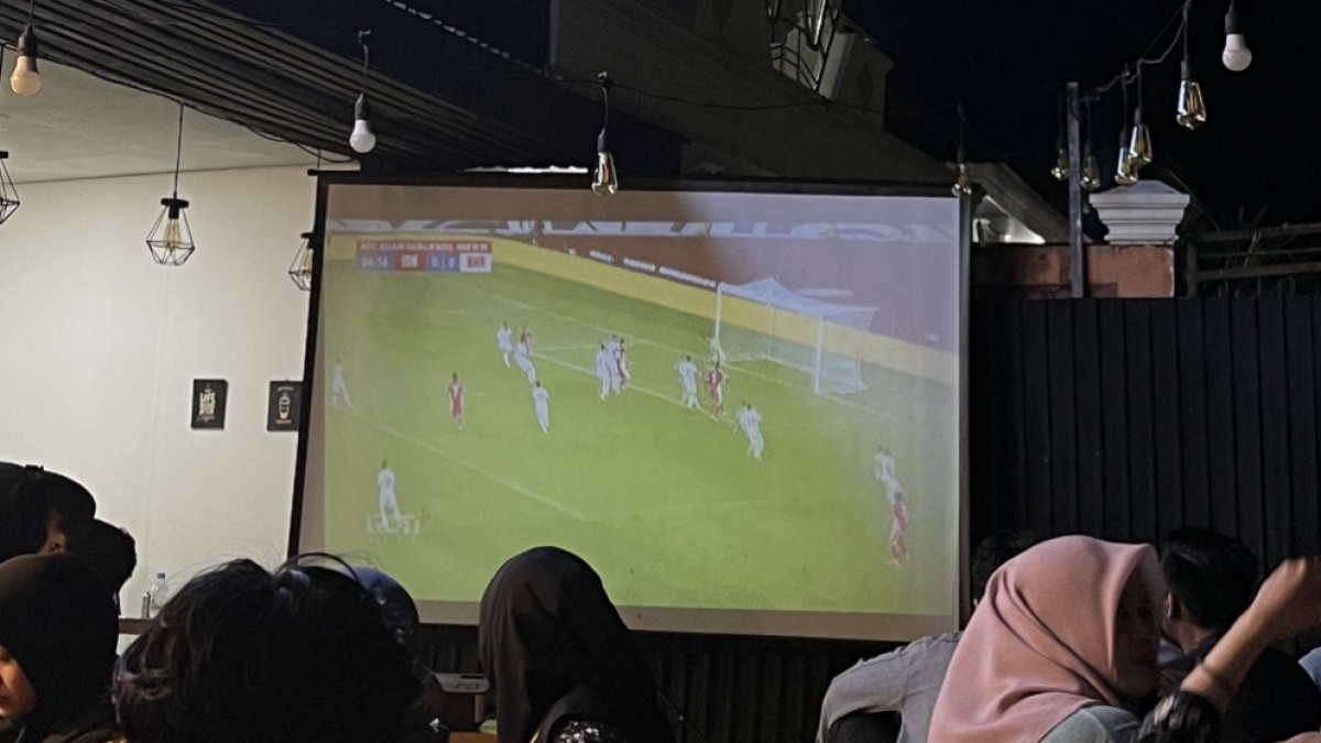 Bukan Hanya Lagu, Warung untuk Nobar Sepak Bola Bisa Kena Denda Rp50 Juta?