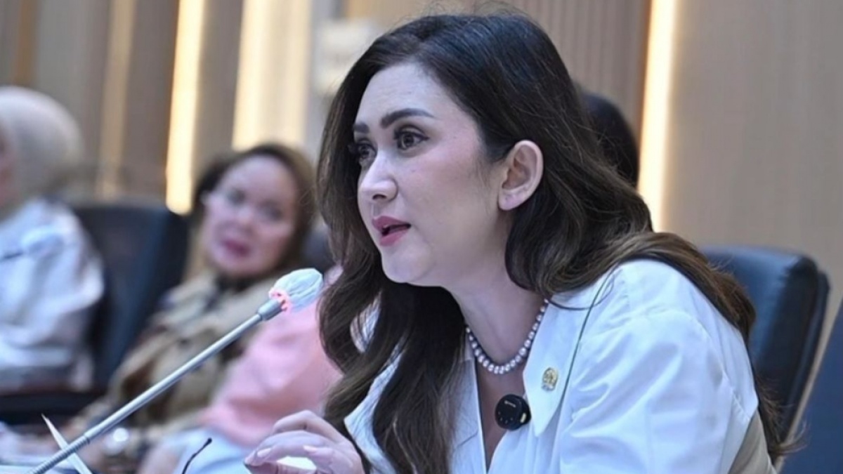Jadi Bulan-bulanan Netizen karena Maklumi Kenaikan Gaji DPR, Nafa Urbach Minta Maaf