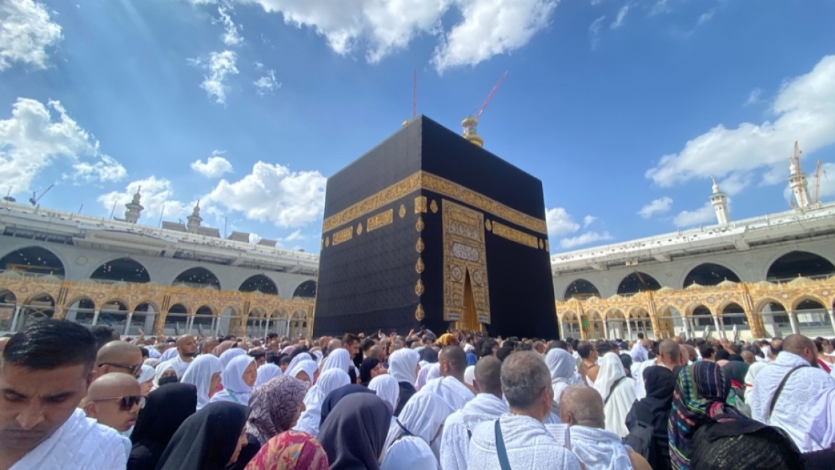 Miris! Istri Hingga Tukang Pijat Pejabat Diduga Naik Haji Furoda Pakai Uang Negara