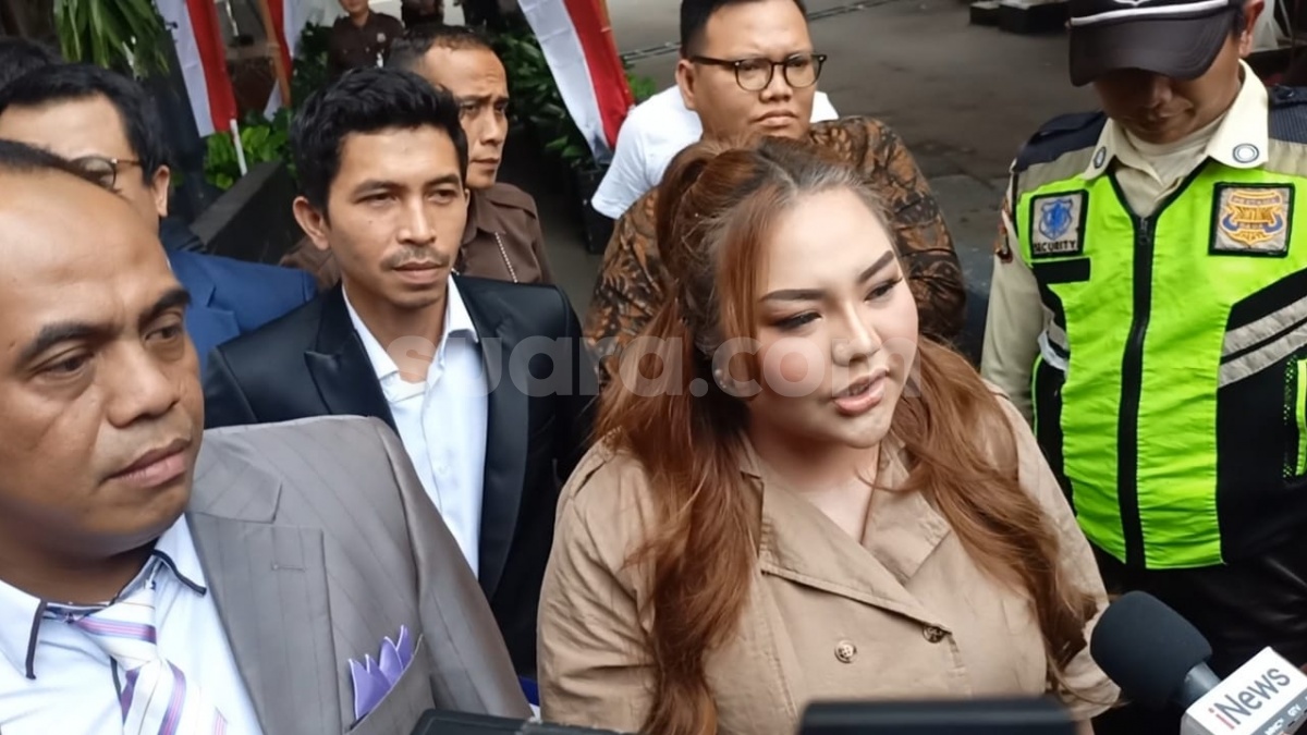 Bawa 'Amunisi' saat Diperiksa Skandal Korupsi Bank BJB, Lisa Mariana Siap Blak-blakan ke KPK!