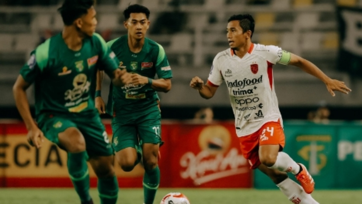Pesta Gol di Gelora Bung Tomo: Persebaya Libas Bali United 5-2